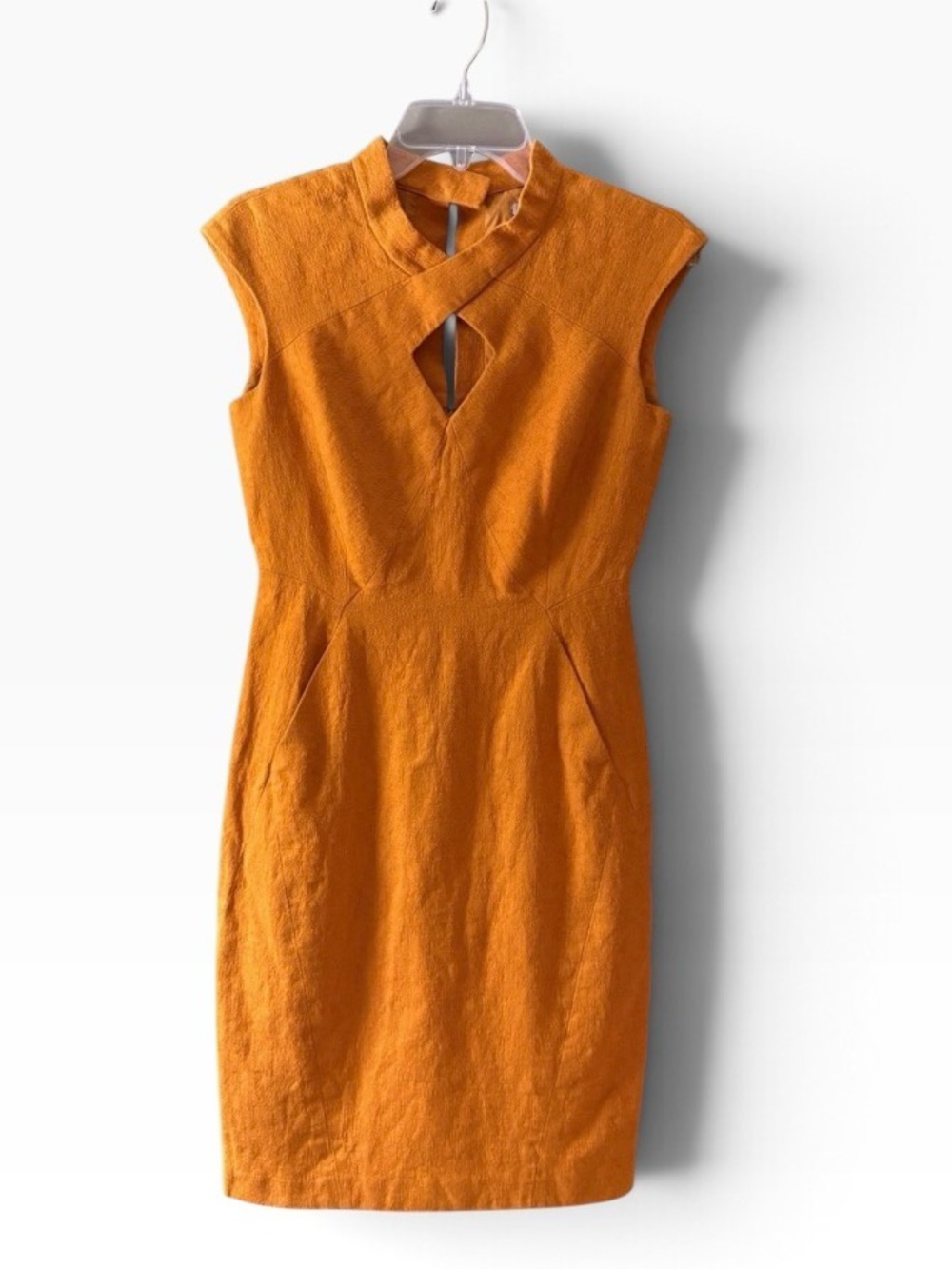 CHIC Vintage Bill Blass New York
Crossover KeyholeTextured Line Dress Size 4